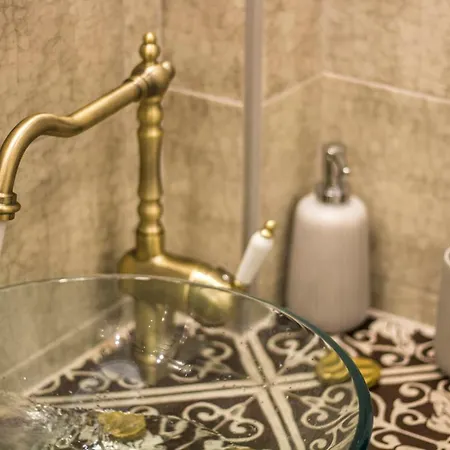 Tsimiski 104 Luxury Suites * Θεσσαλονίκη