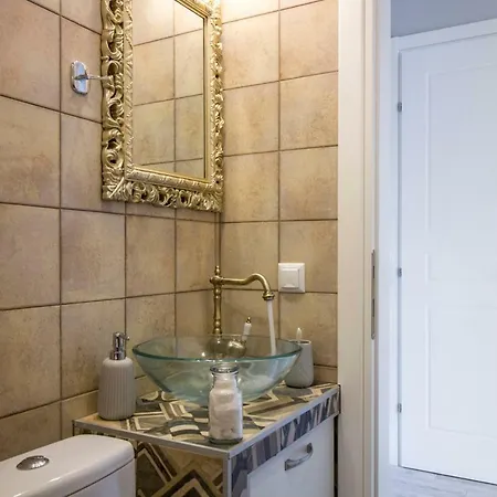 Tsimiski 104 Luxury Suites *
