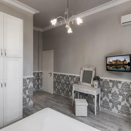 Διαμέρισμα Tsimiski 104 Luxury Suites