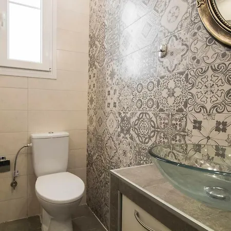 Tsimiski 104 Luxury Suites Apartment *