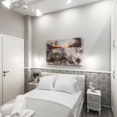 Tsimiski 104 Luxury Suites *