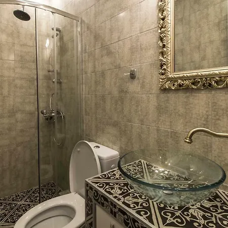 Tsimiski 104 Luxury Suites *