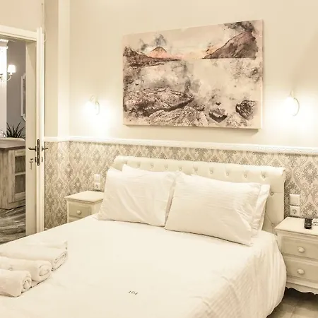 Tsimiski 104 Luxury Suites